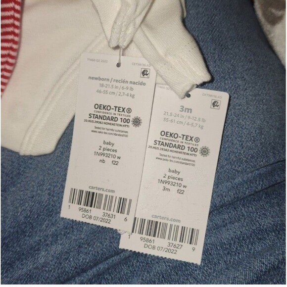 Baby Carter's 2-piece Christmas Bodysuit & Pant set Size Newborn - Picture 3 of 6